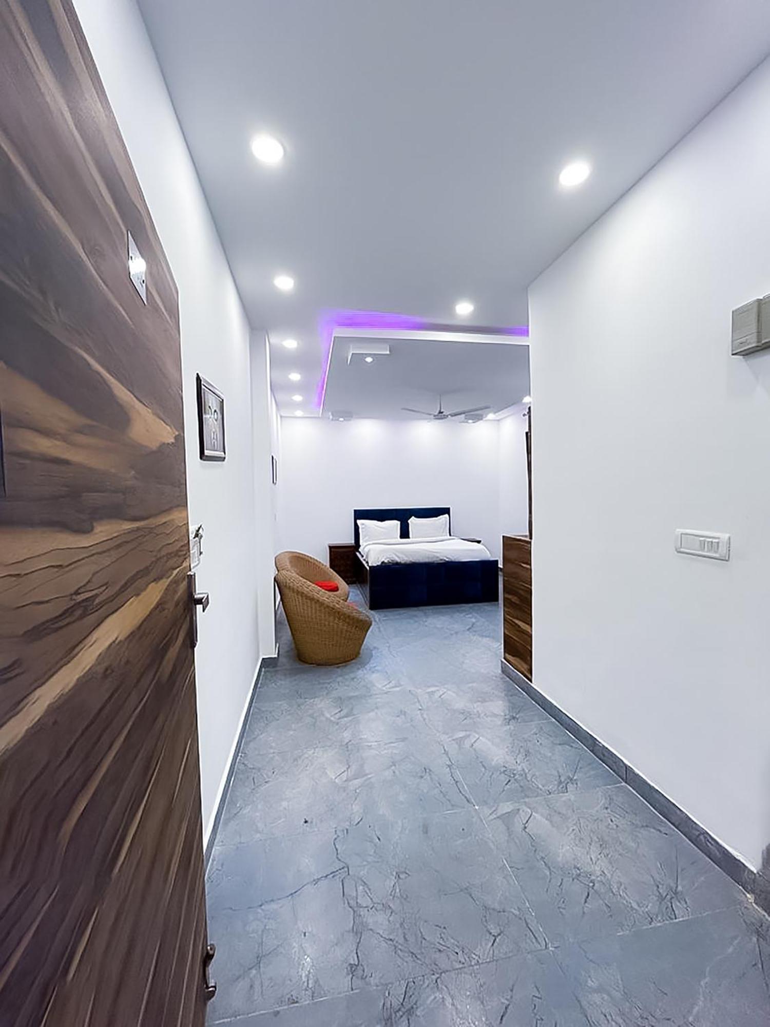 Hotel Js Garden - Near Jaypee Hospital Ноида Екстериор снимка